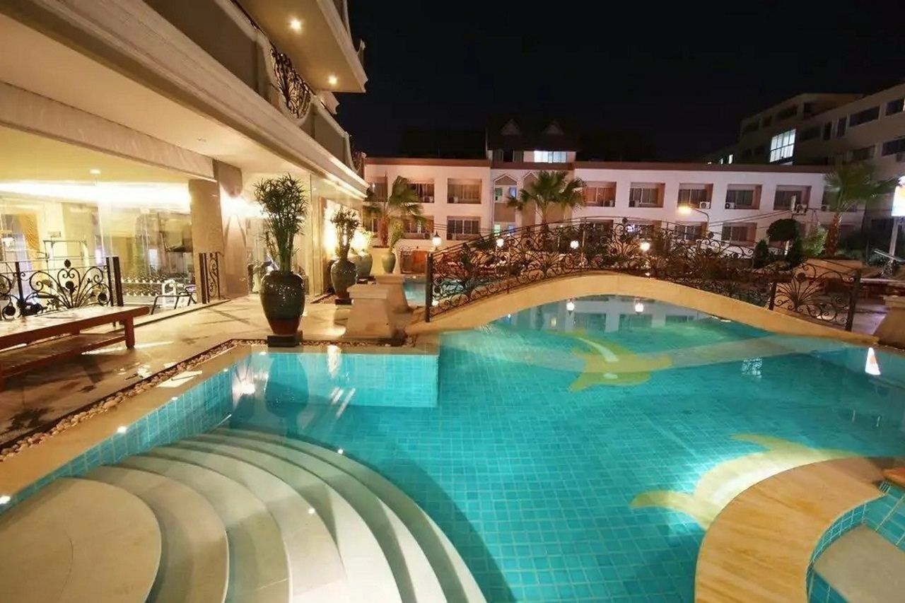 Lk Royal Suite Паттайя Экстерьер фото